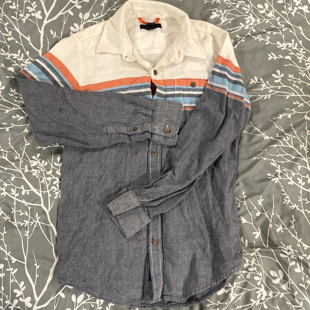 Gap kids long sleeve button down shirt. Size Large
